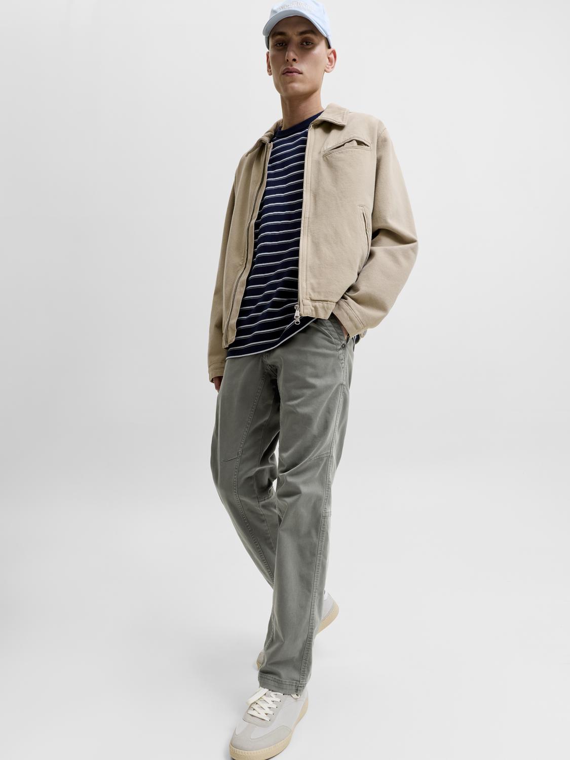 model_shot-creative