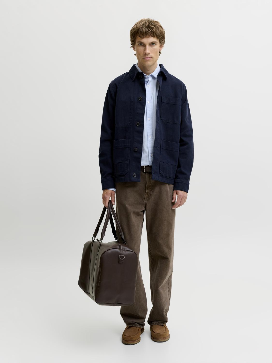 model_shot-front_full