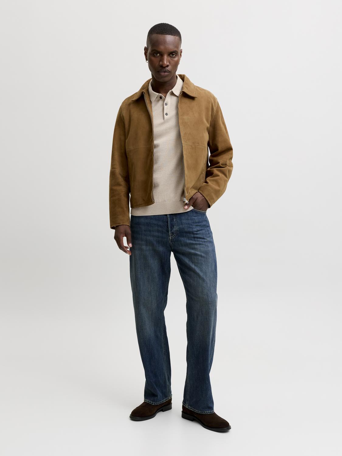 model_shot-front_full