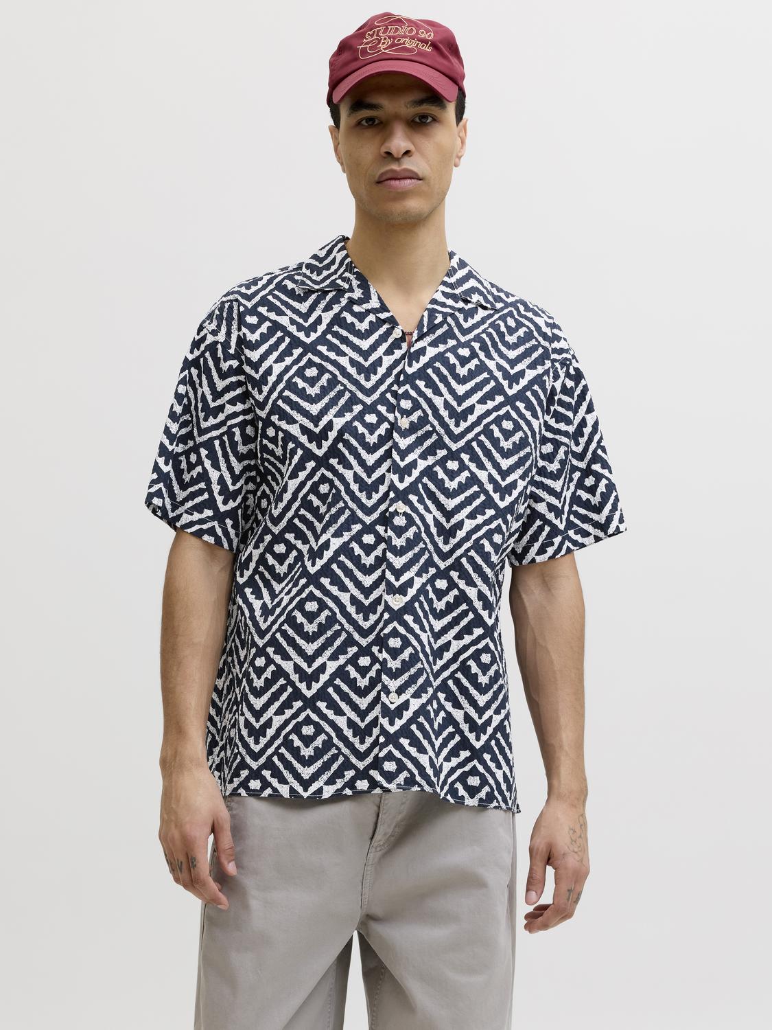 model_shot-front