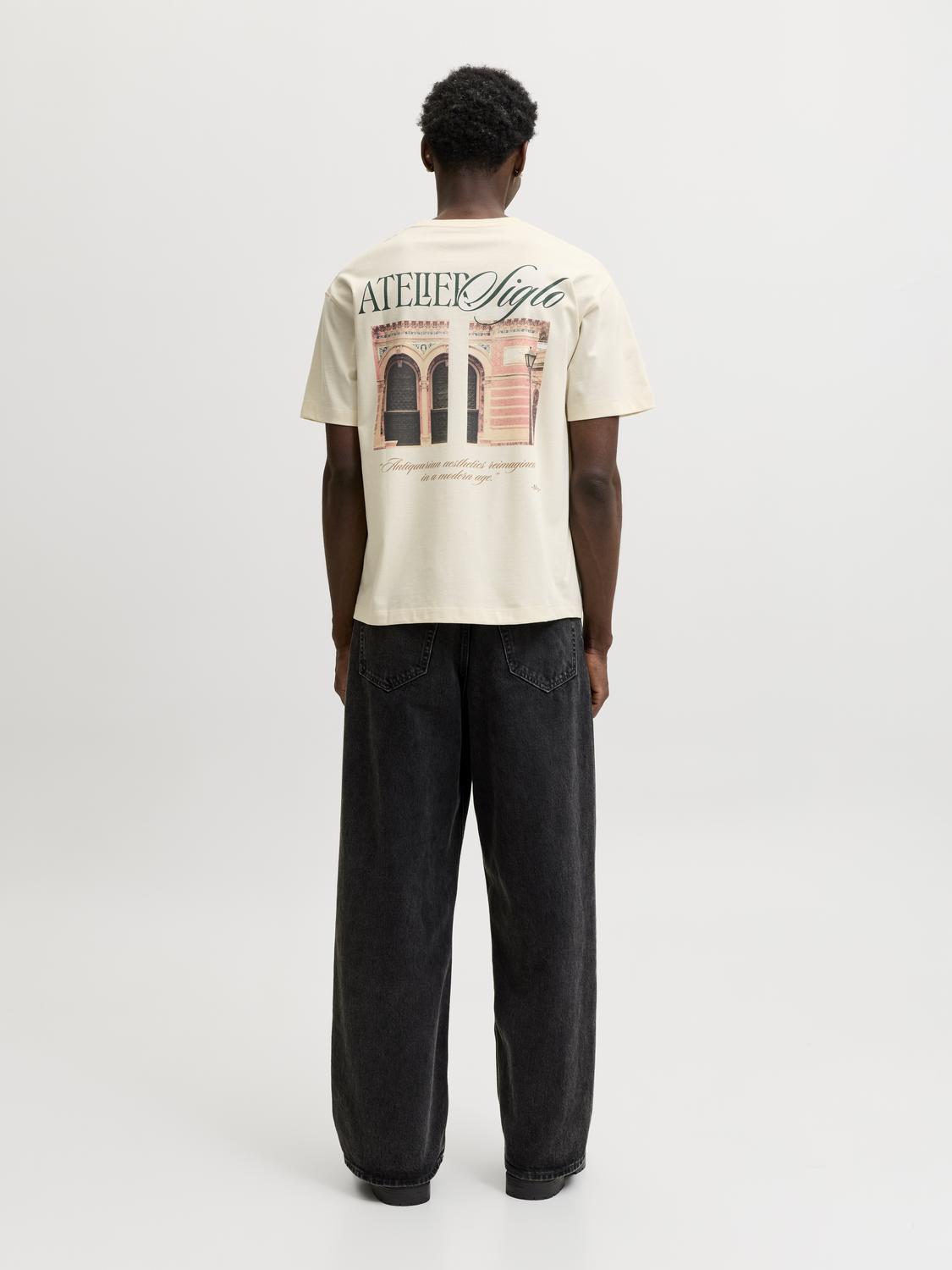 model_shot-back