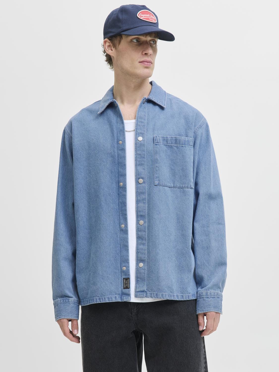 model_shot-front