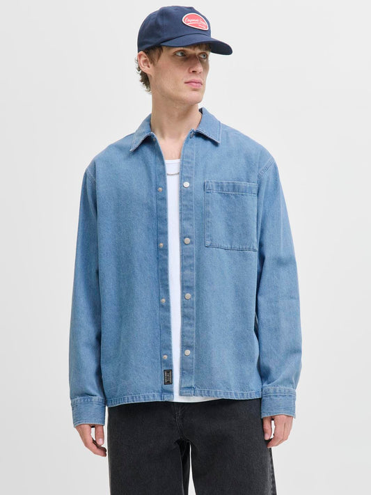 model_shot-front