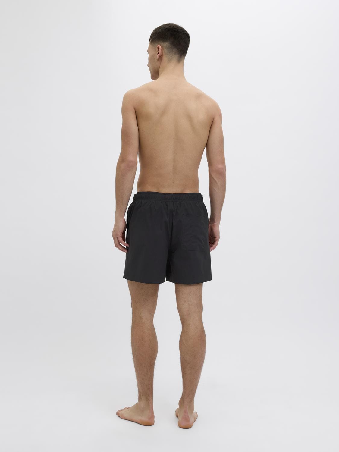model_shot-back