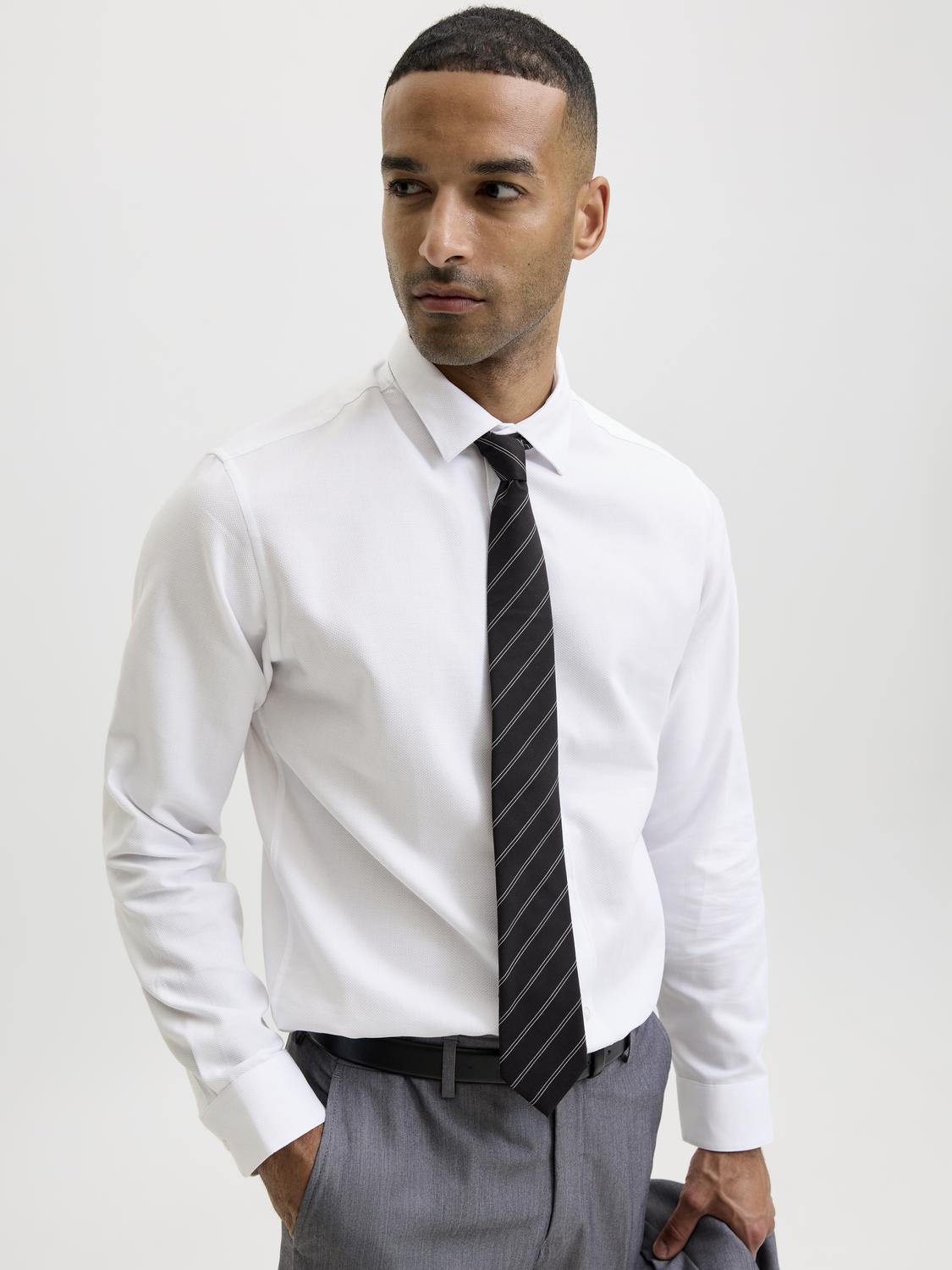 model_shot-creative