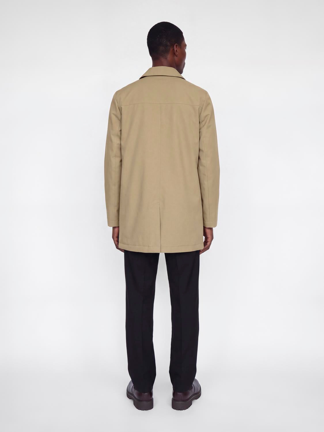 model_shot-back