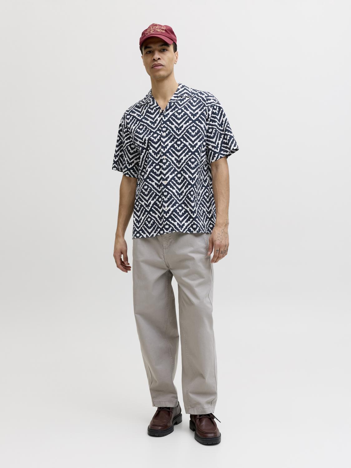 model_shot-front_full
