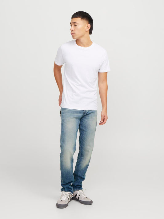 model_shot-front_full