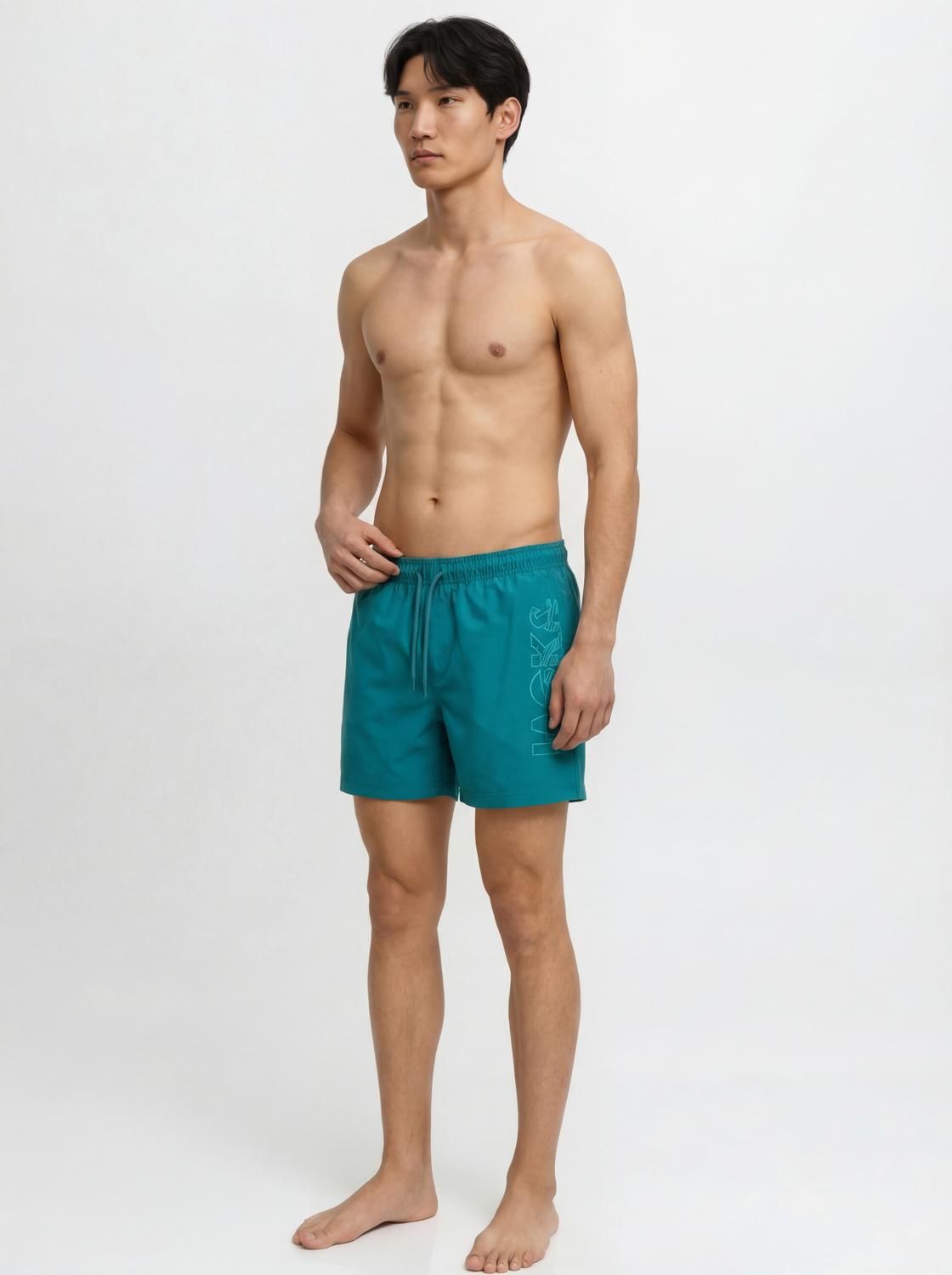 model_shot-creative