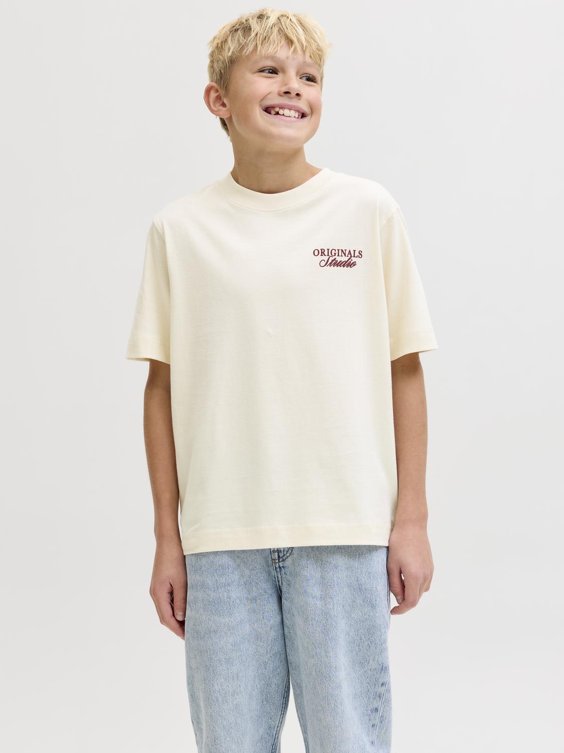 model_shot-front