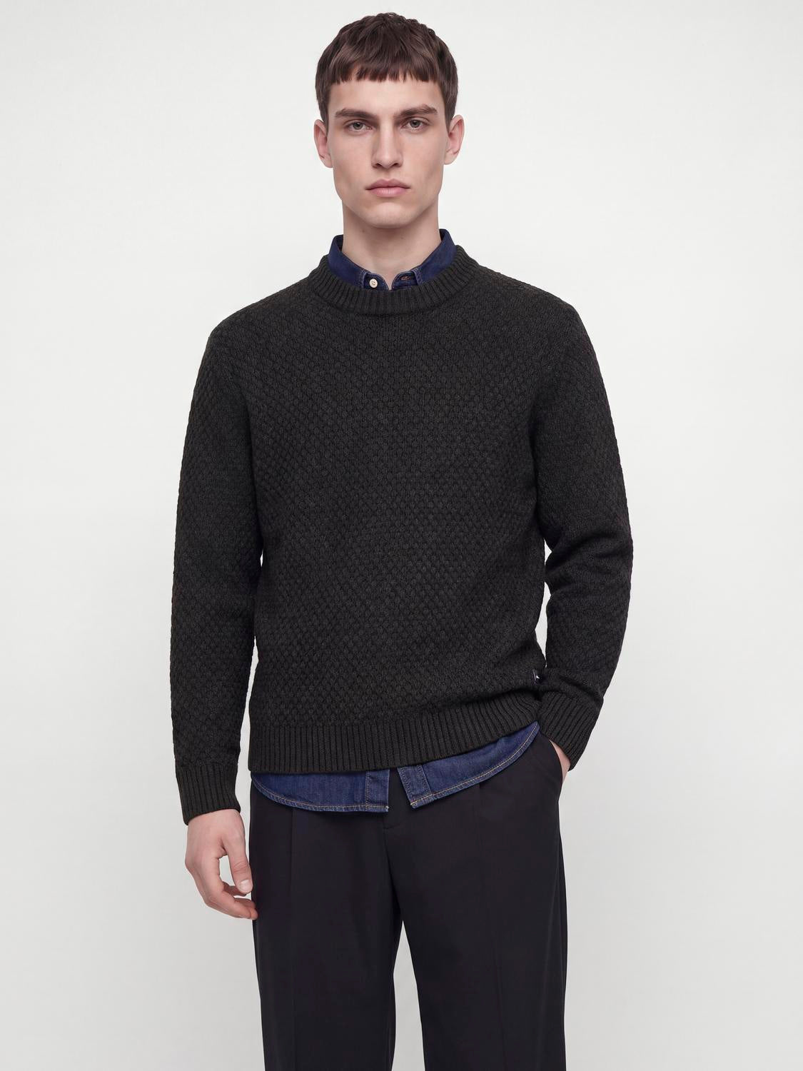 model_shot-front