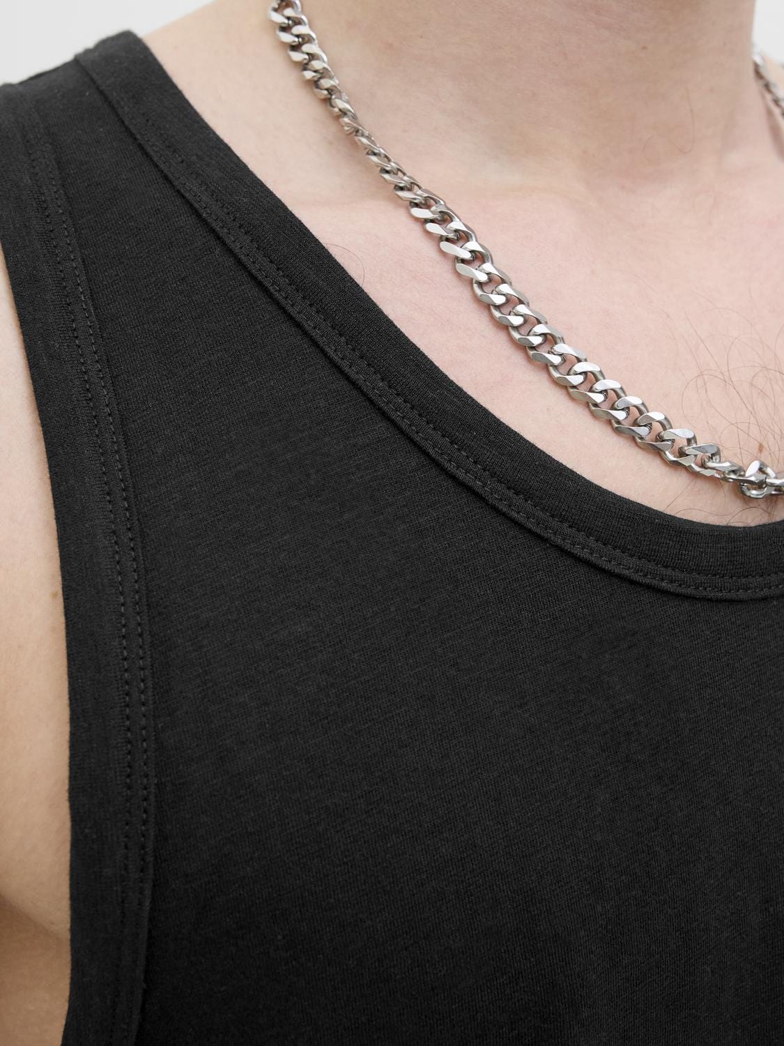 model_shot-detail