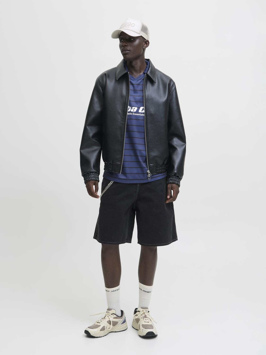 model_shot-front_full