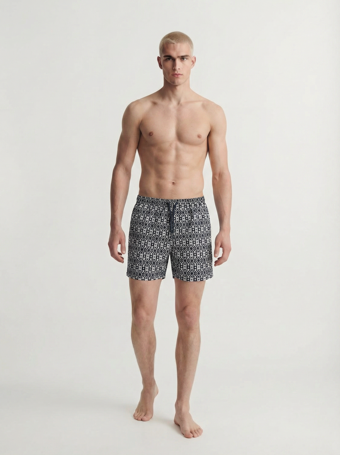 model_shot-front_full