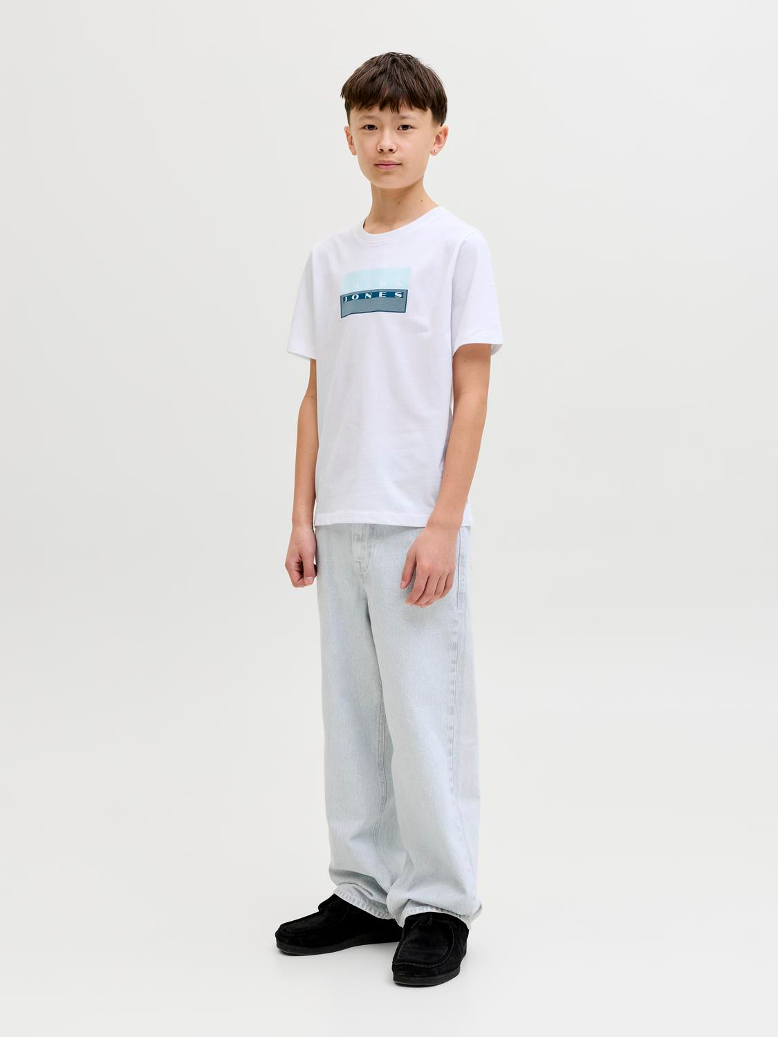 model_shot-front_full