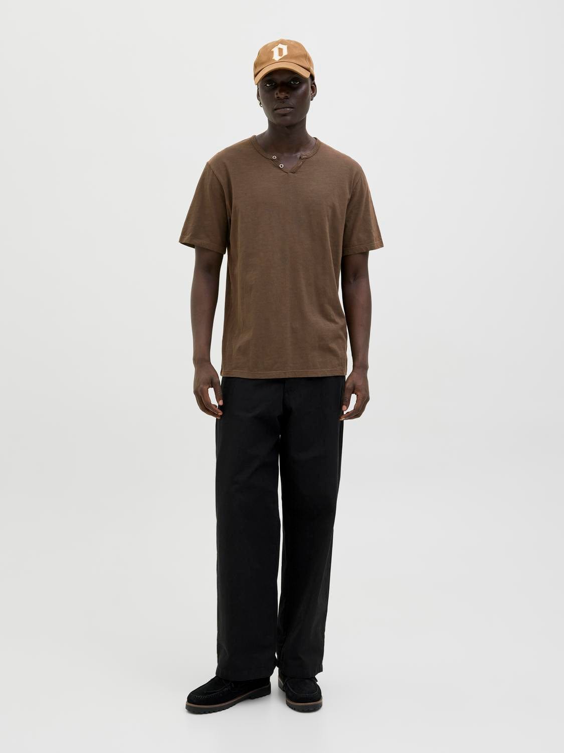 model_shot-front_full