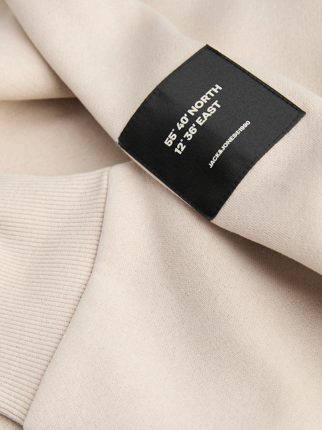 model_shot-detail