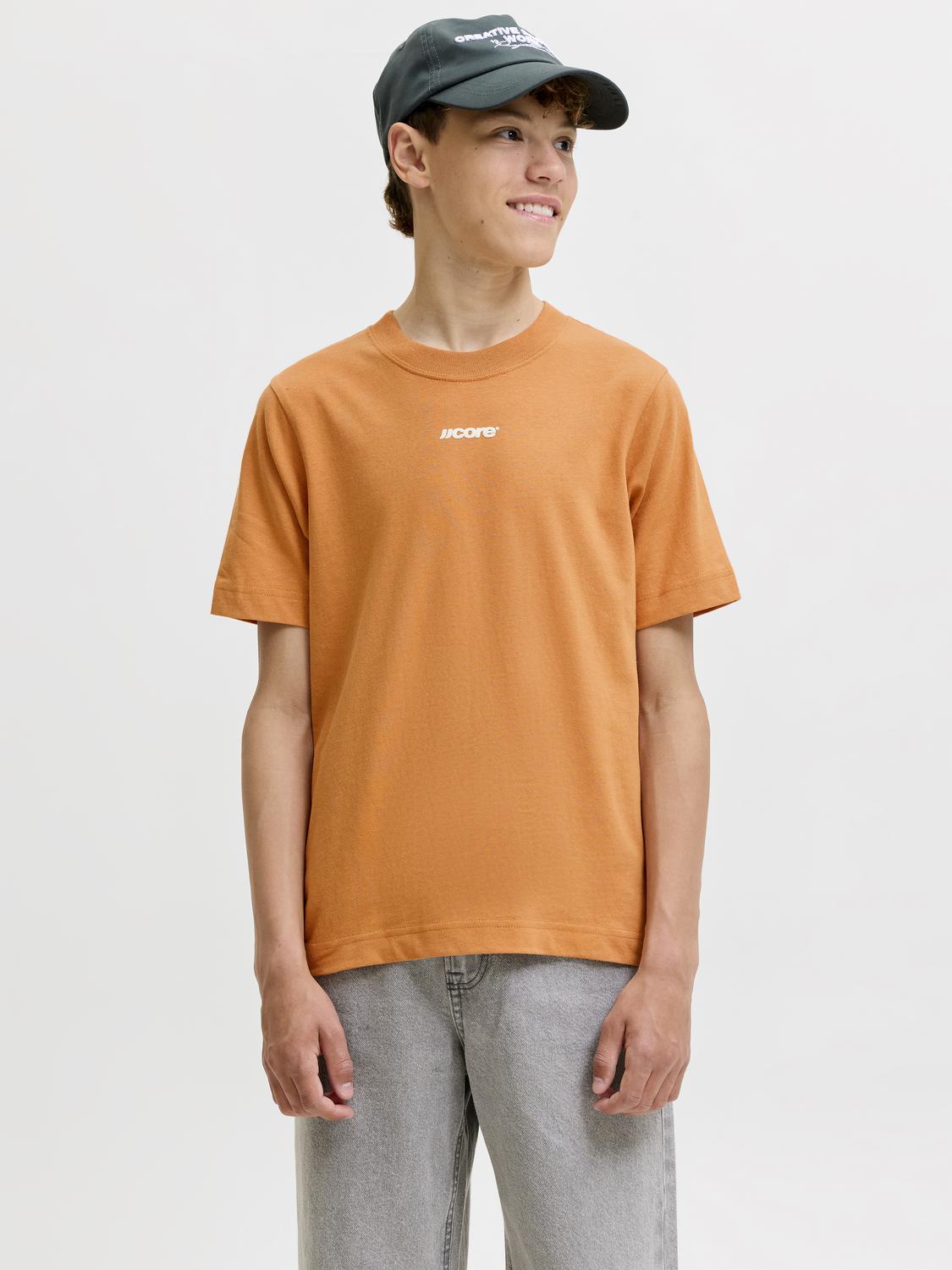 model_shot-front