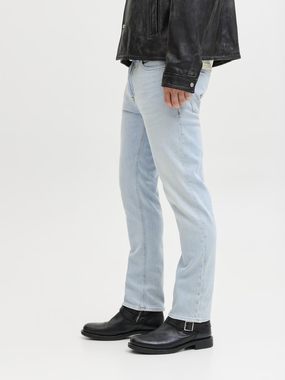 model_shot-detail