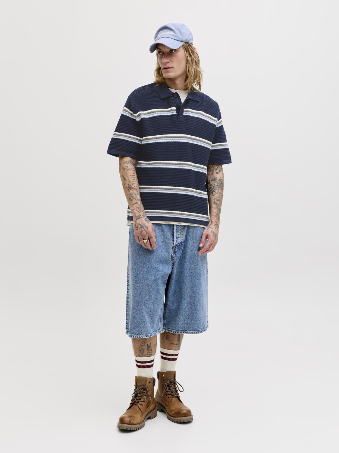 model_shot-front_full