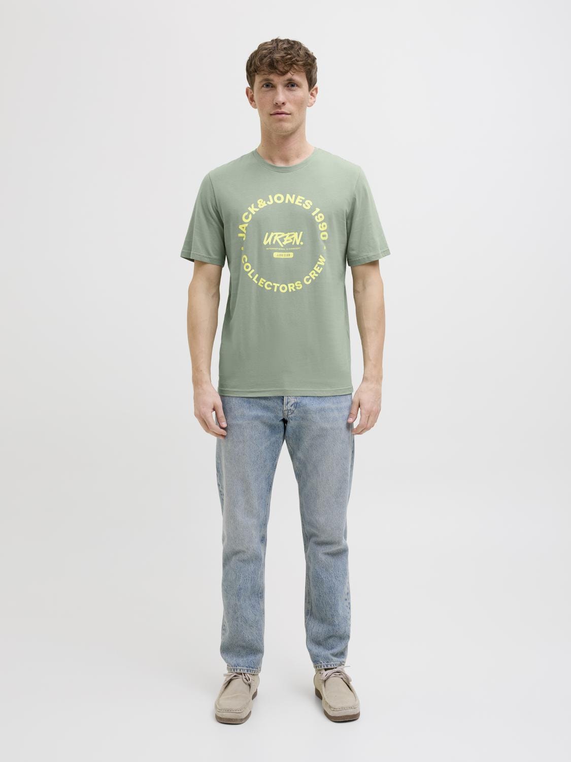model_shot-front_full