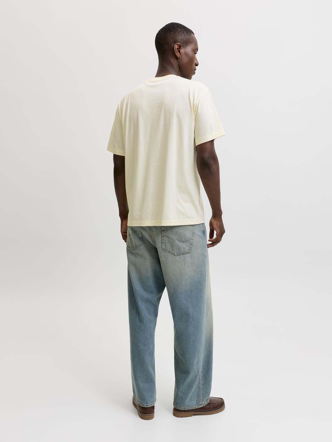 model_shot-back