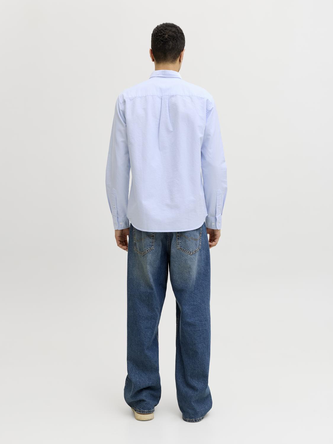 model_shot-back