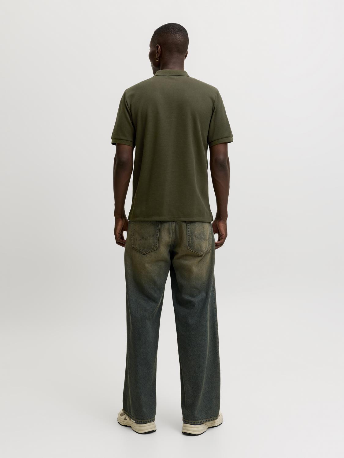 model_shot-back