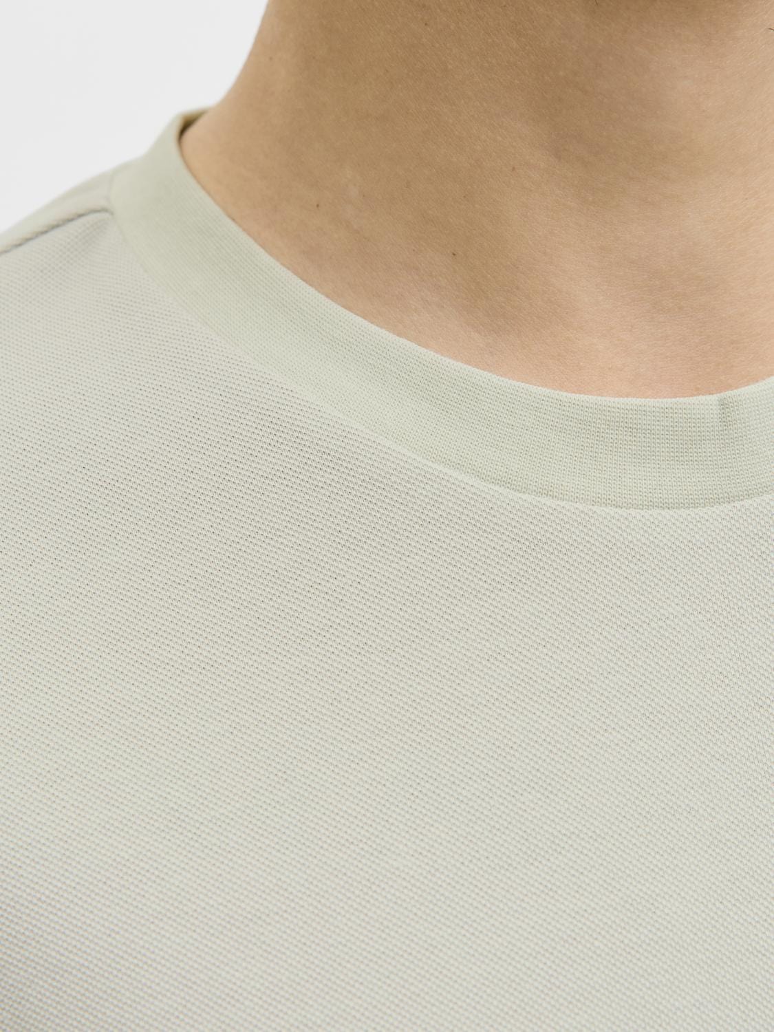 model_shot-detail