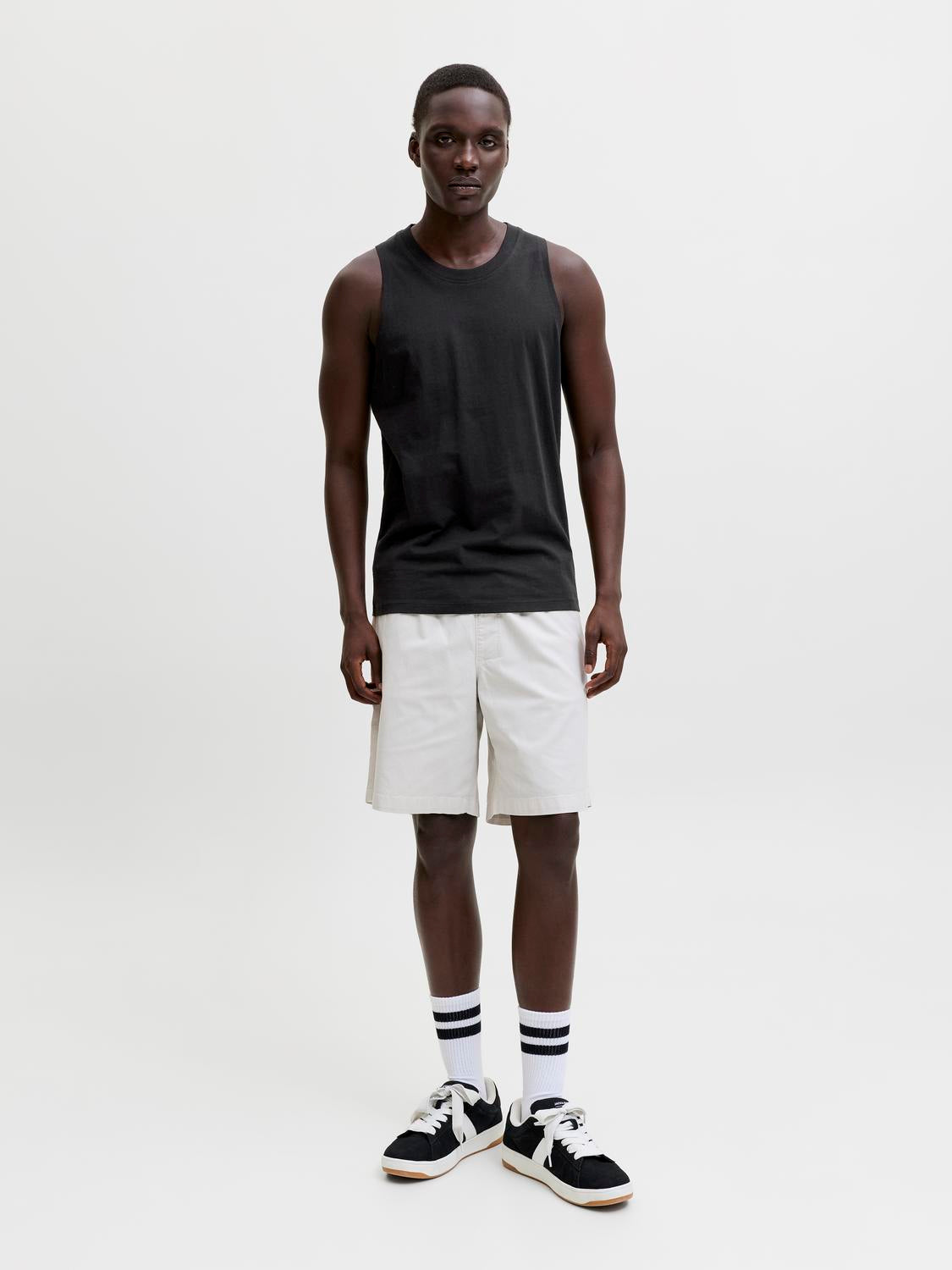 model_shot-front_full