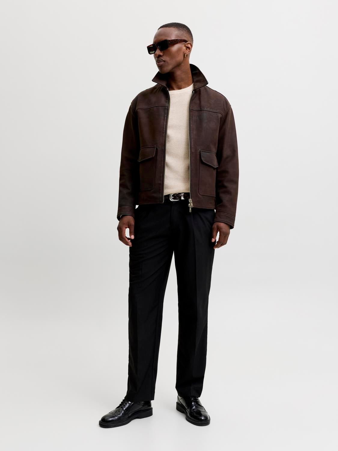 model_shot-front_full