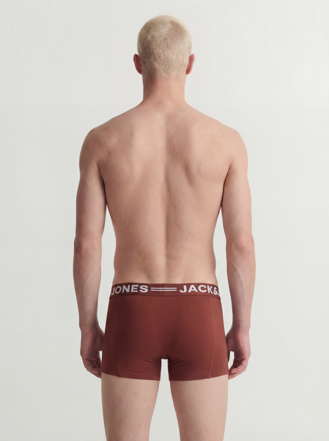 model_shot-back