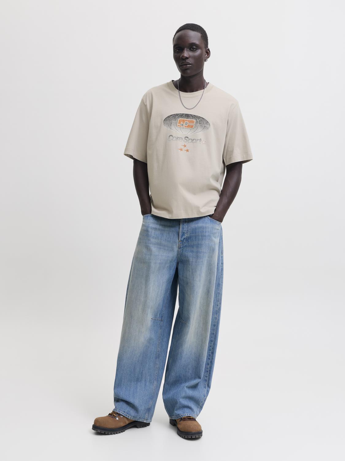 model_shot-front_full