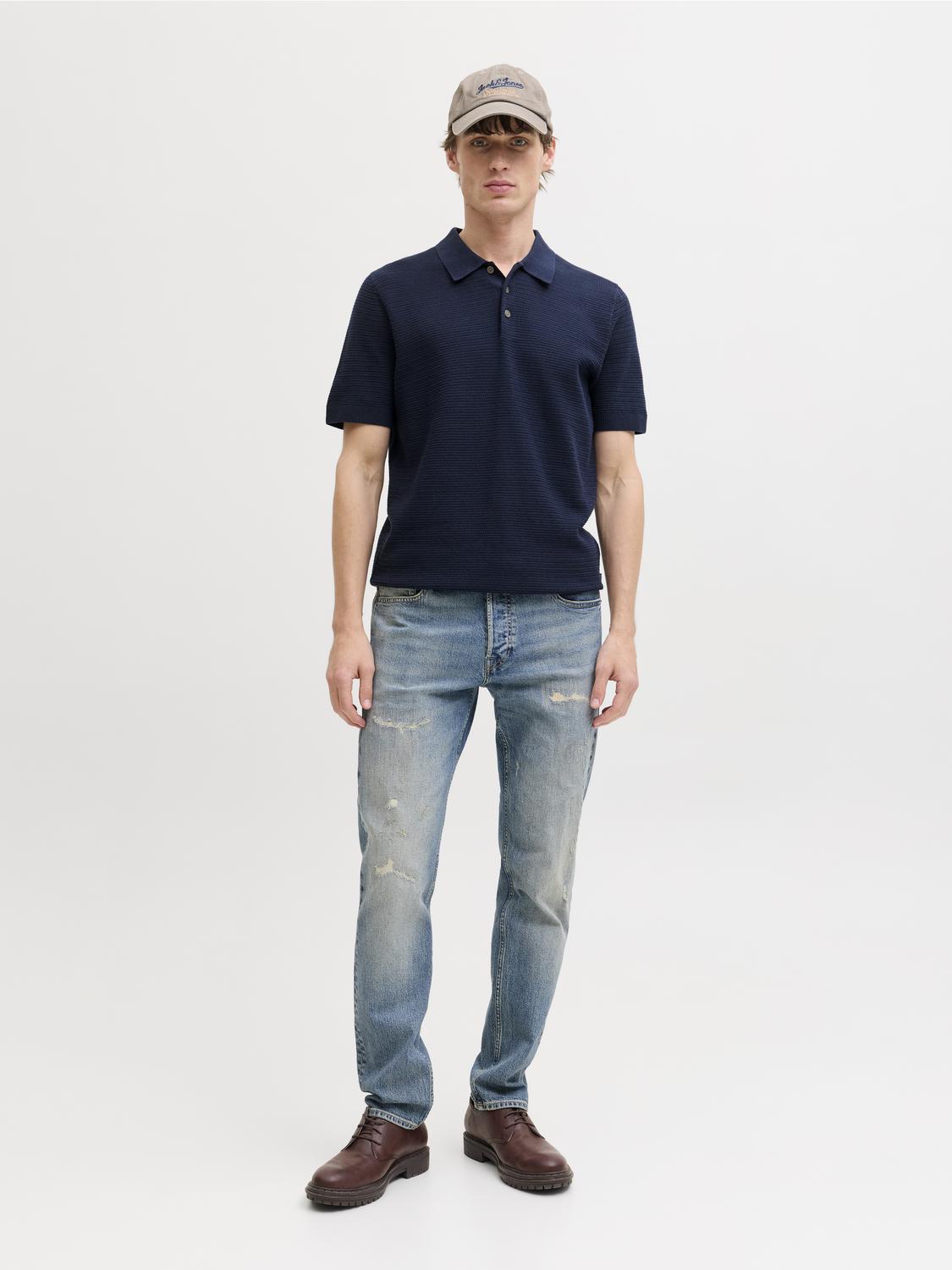 model_shot-front_full