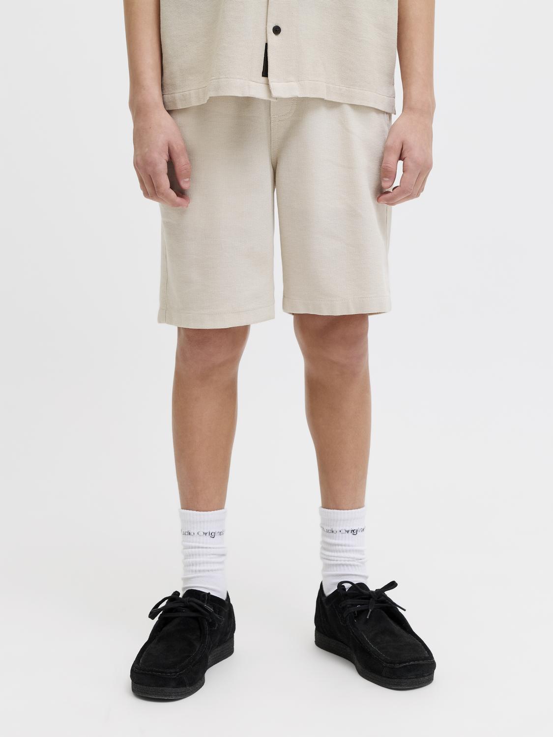 model_shot-front