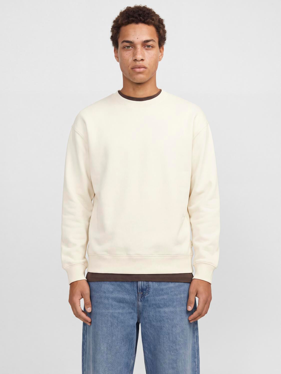 model_shot-front