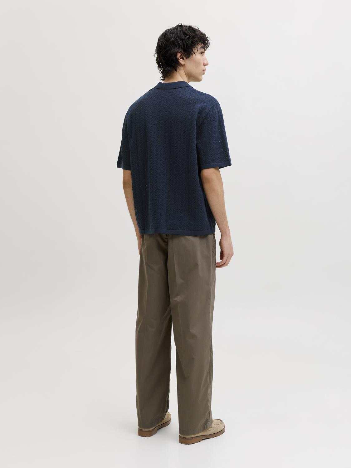 model_shot-back