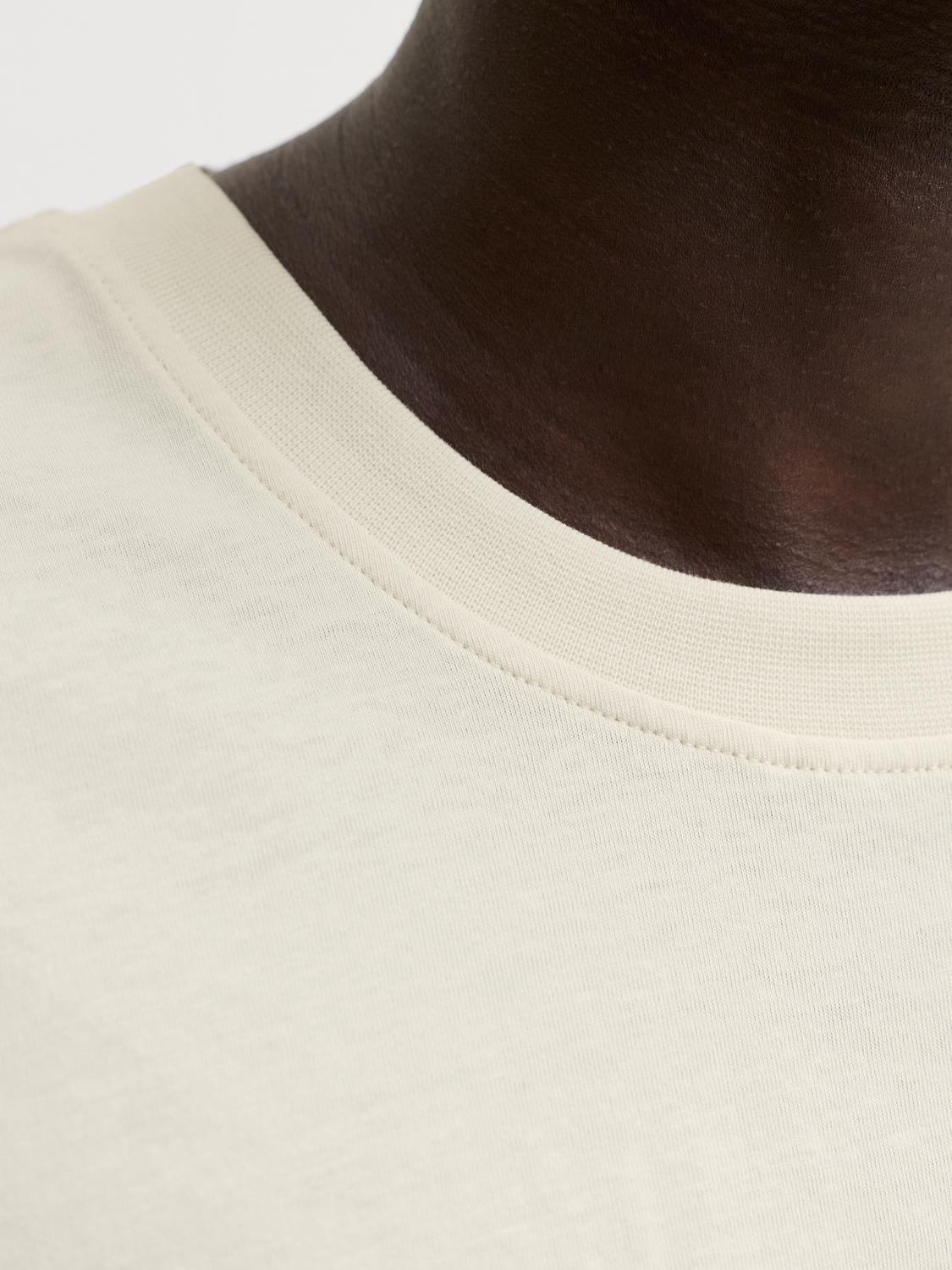 model_shot-detail