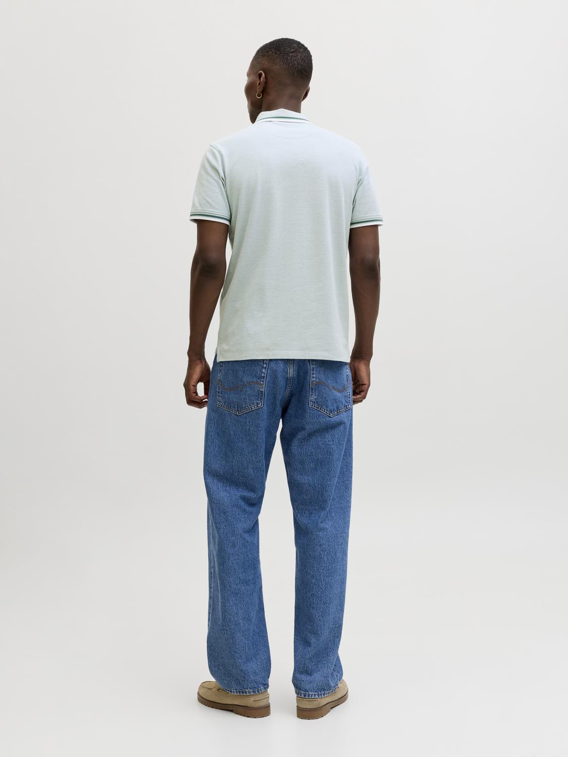 model_shot-back