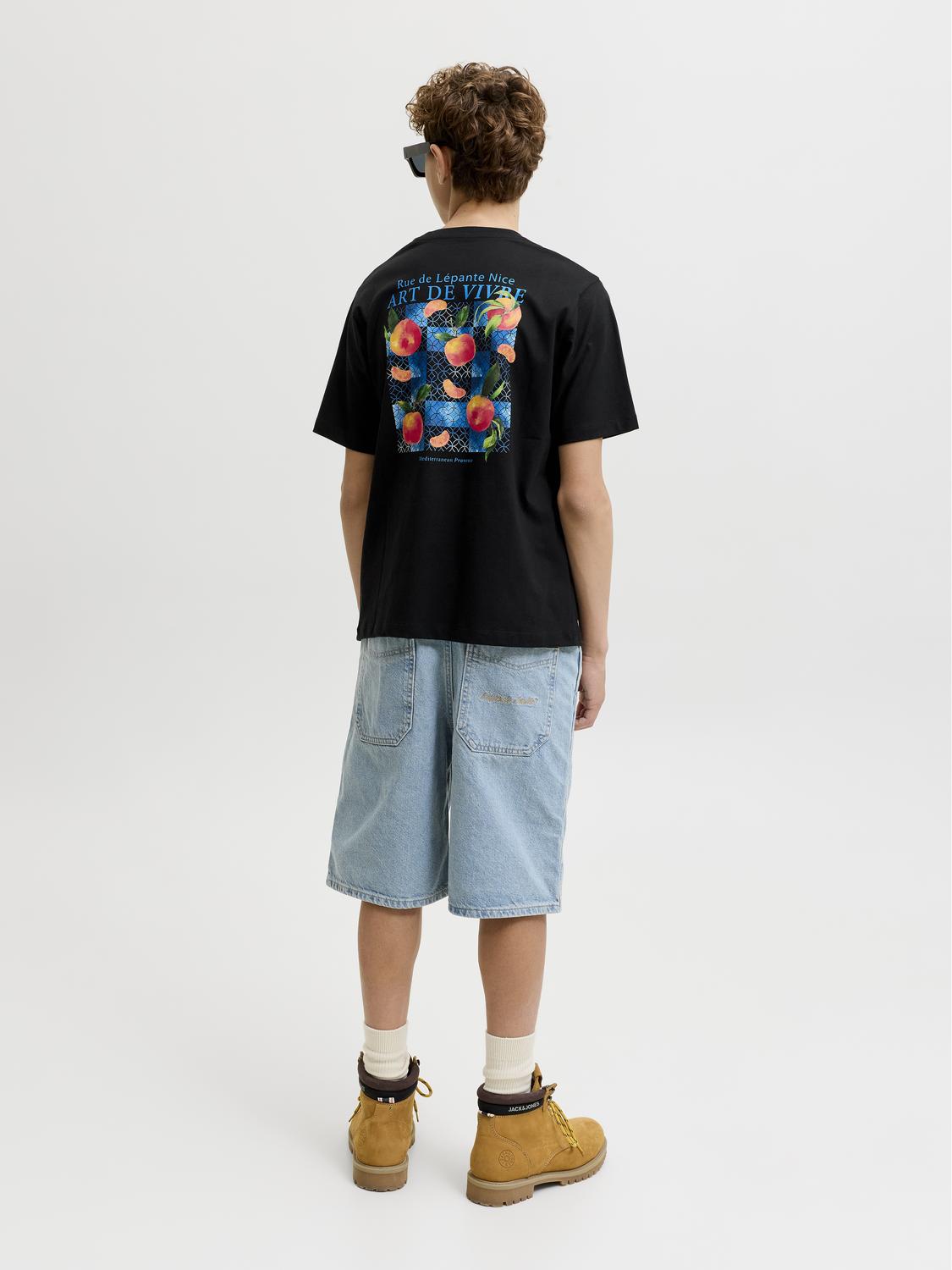 model_shot-back