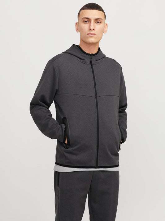 model_shot-front