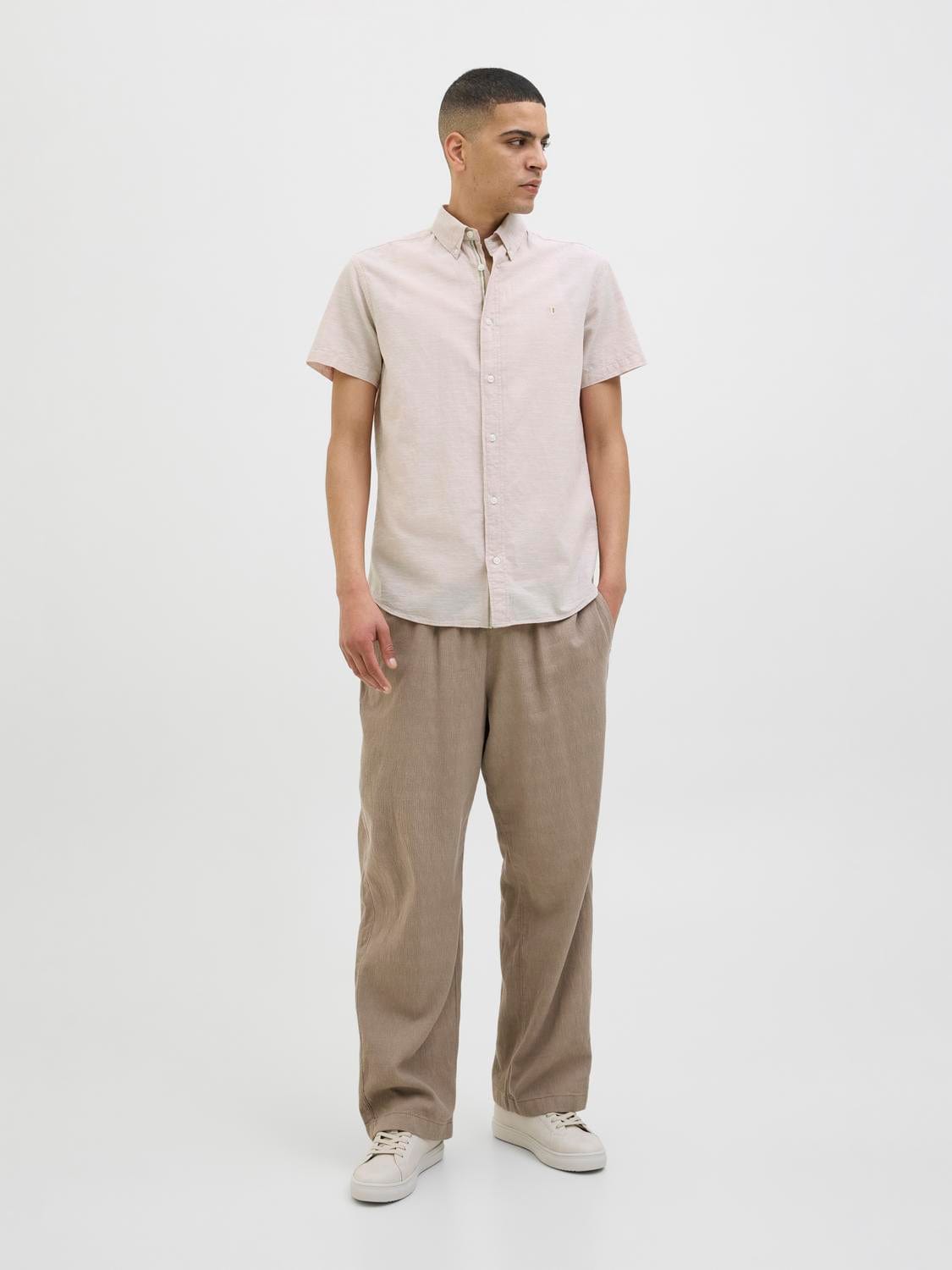 model_shot-front_full
