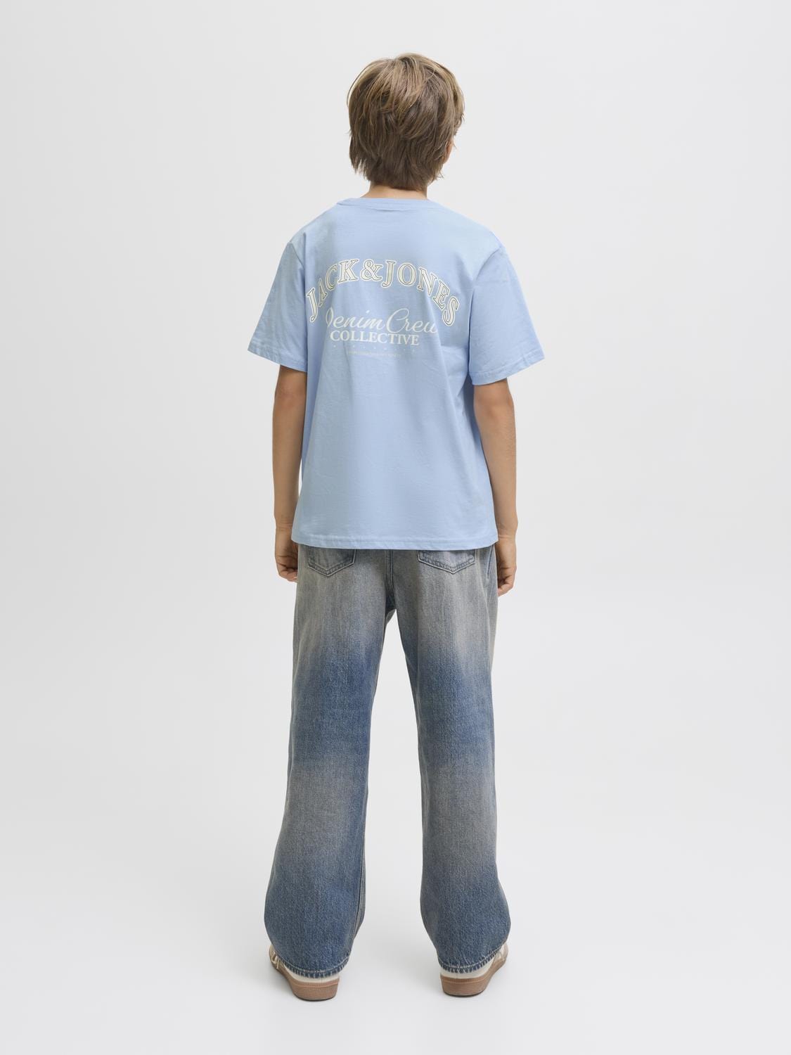 model_shot-back
