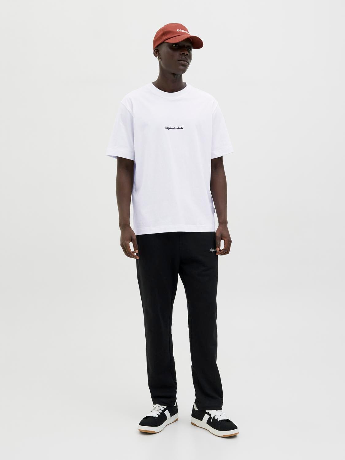 model_shot-front_full