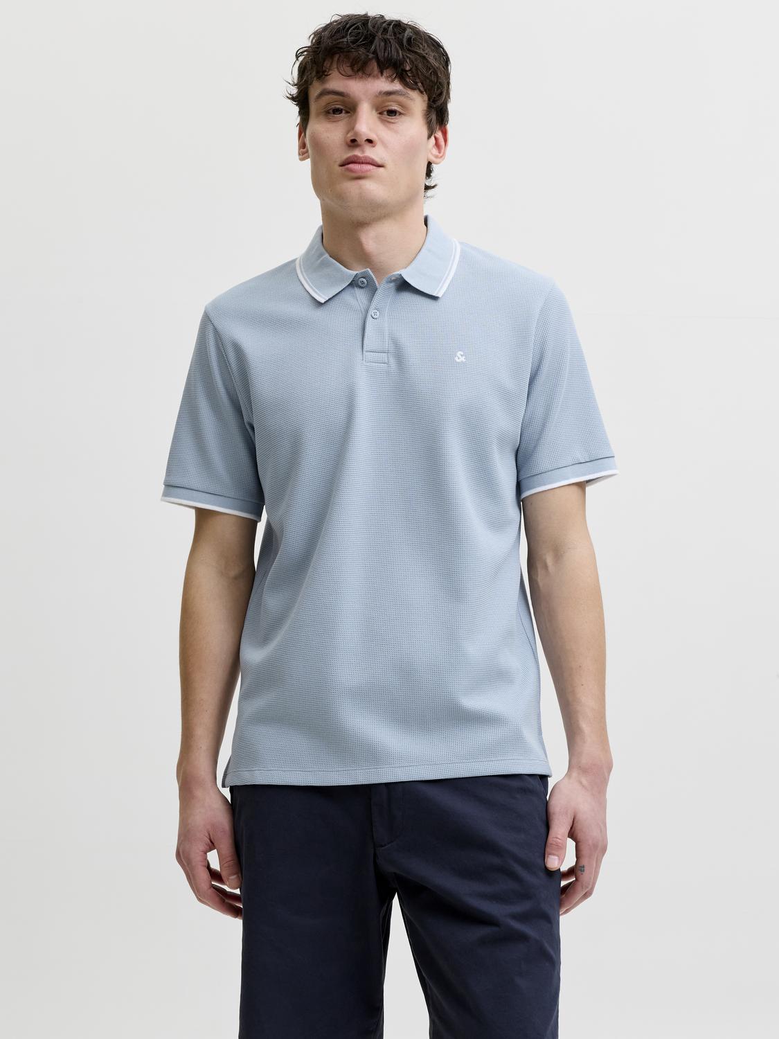 model_shot-front