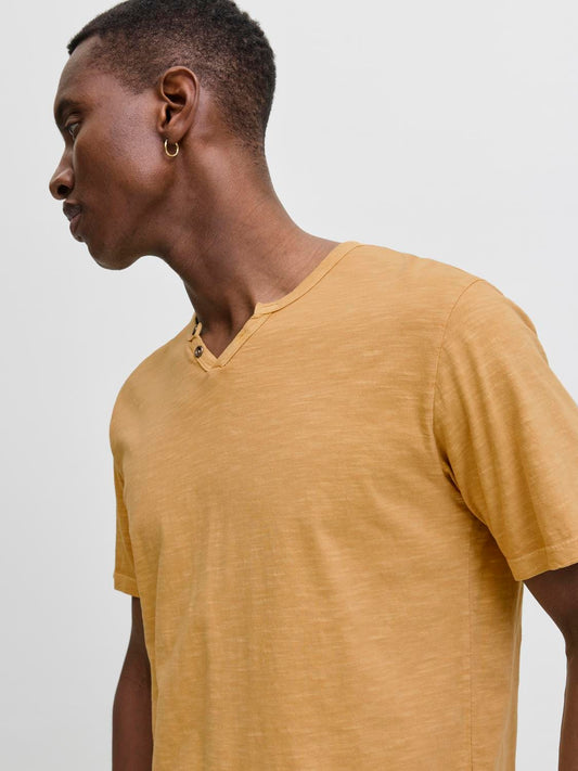 model_shot-creative