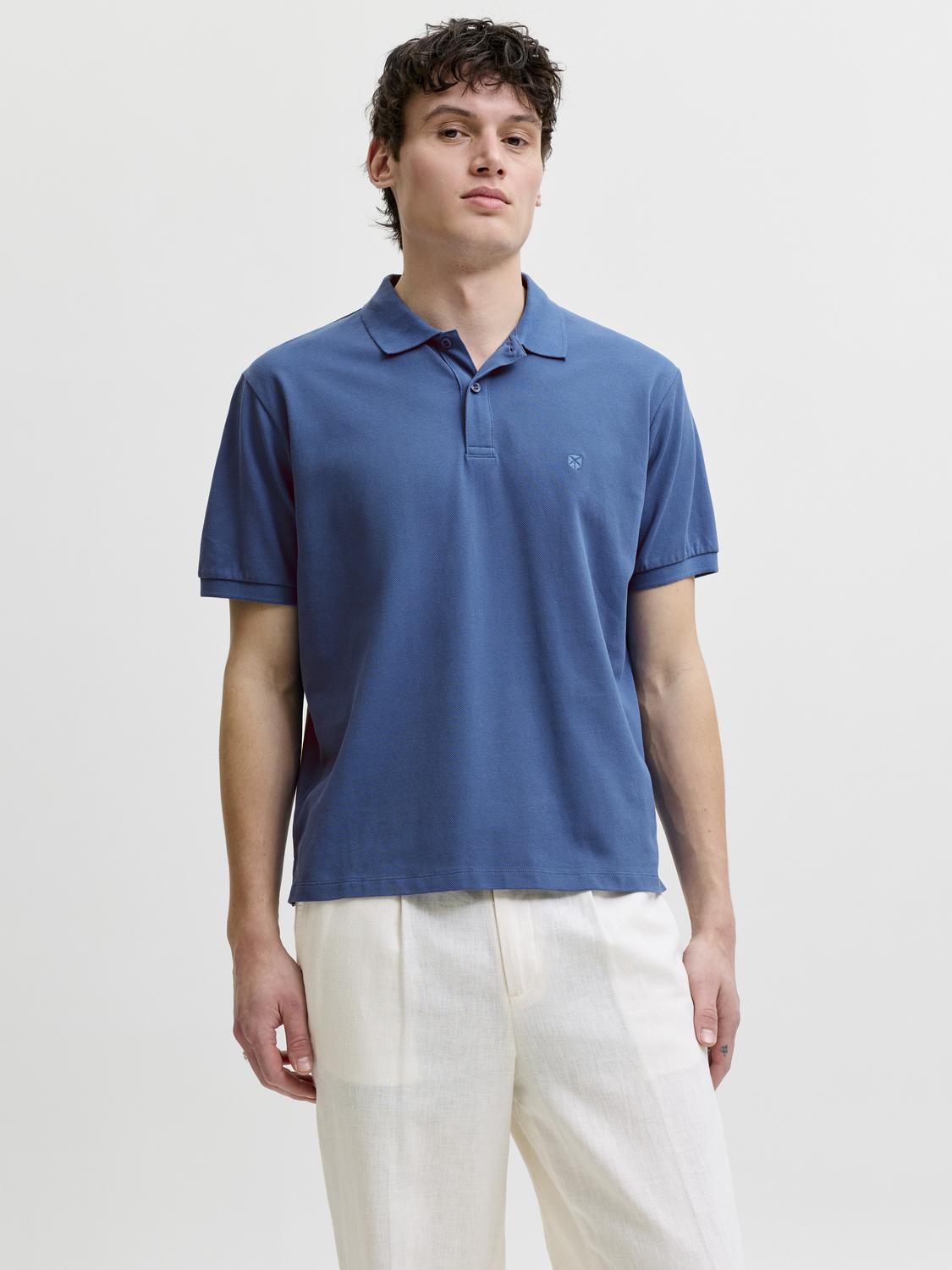 model_shot-front