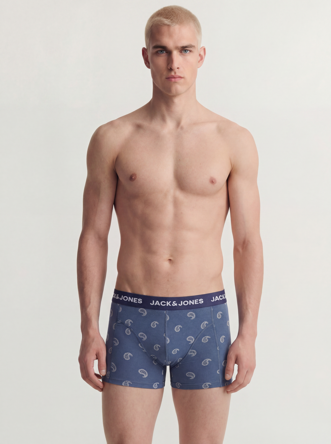 model_shot-front