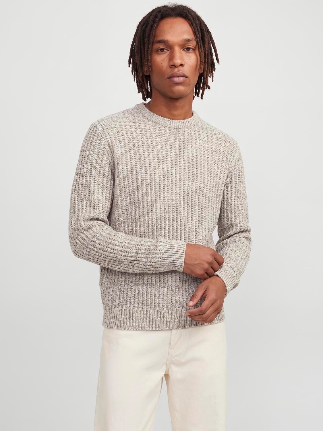 model_shot-front