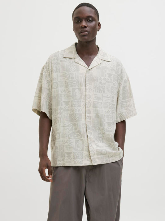 model_shot-front